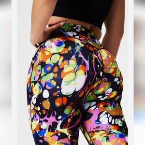 ☕️FABLETICS MOTION 365 LEGGINGS SIZE LARGE